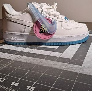 Women Nike Air Force 1 UV size 7
